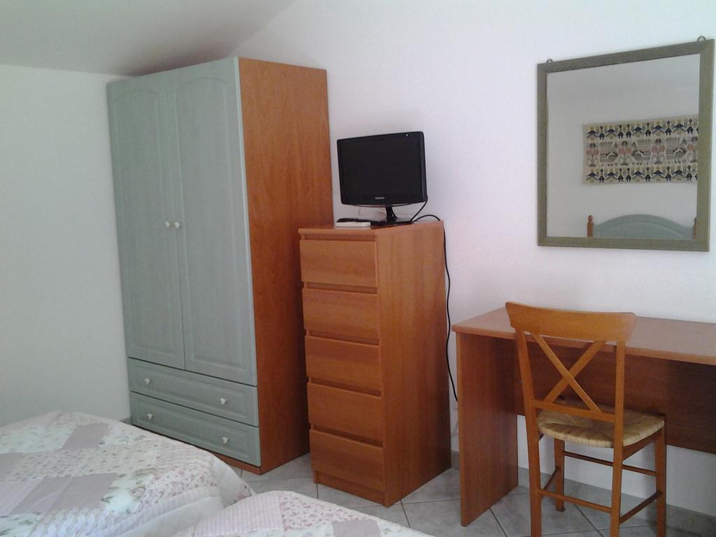 Le Roverelle Ilbono Bagian luar foto