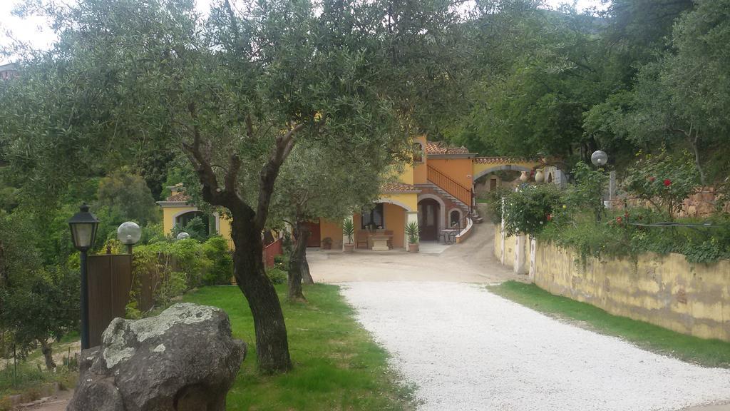 Le Roverelle Ilbono Bagian luar foto